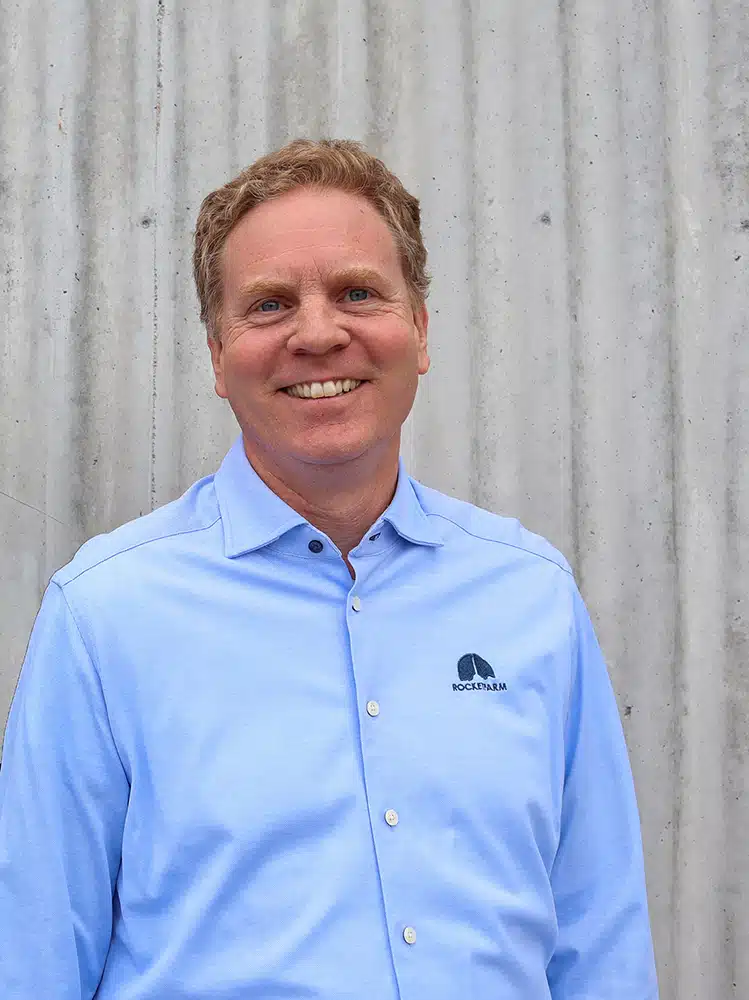 Roger, Customer Service Manager at the Commercial Team in Rocketfarm. Support contact